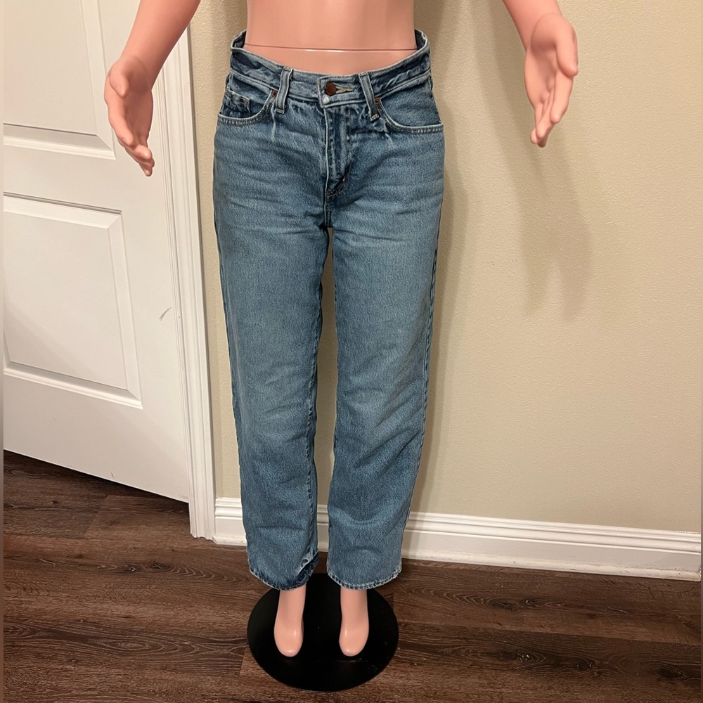 Universal Thread Classic Blue Women's Jeans. Size 2. Great Fit